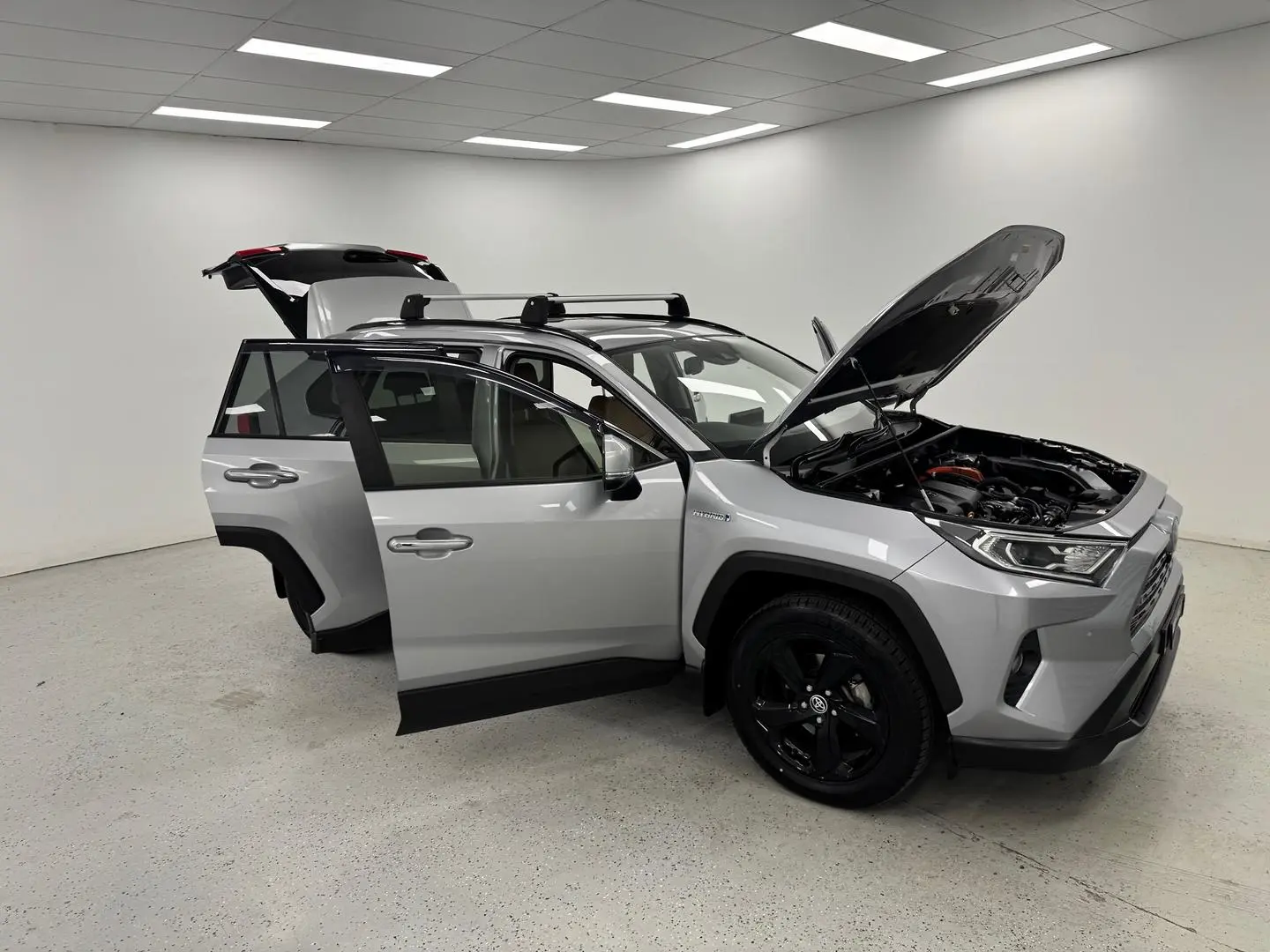 2020 Toyota RAV4 Gallery Image 8