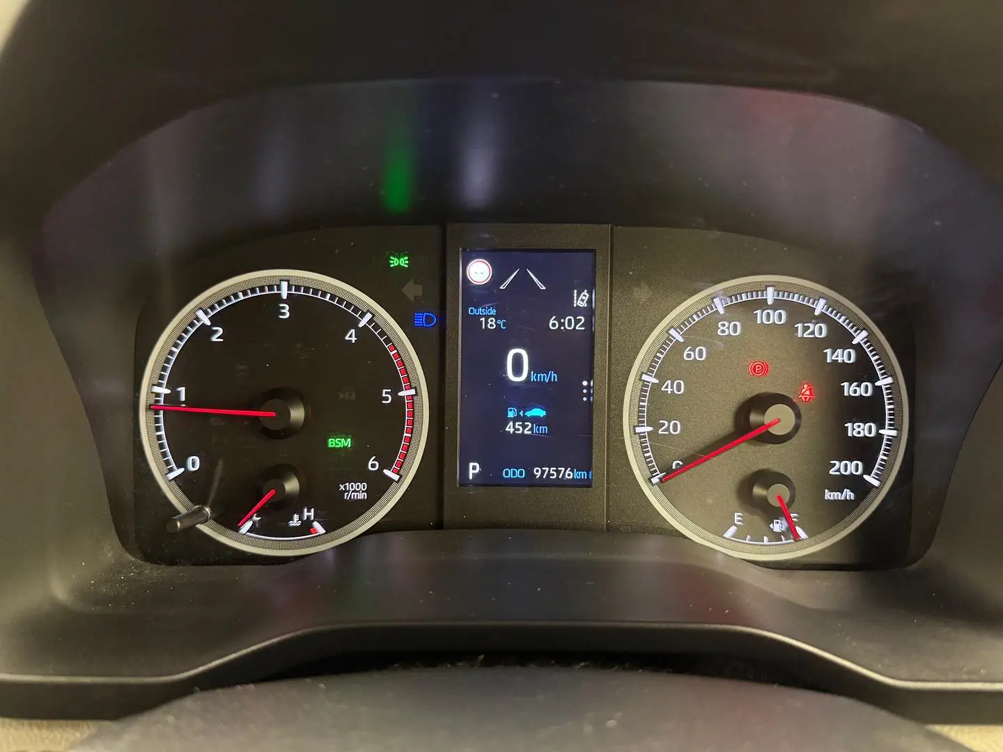 2022 Toyota Hiace Gallery Image 25