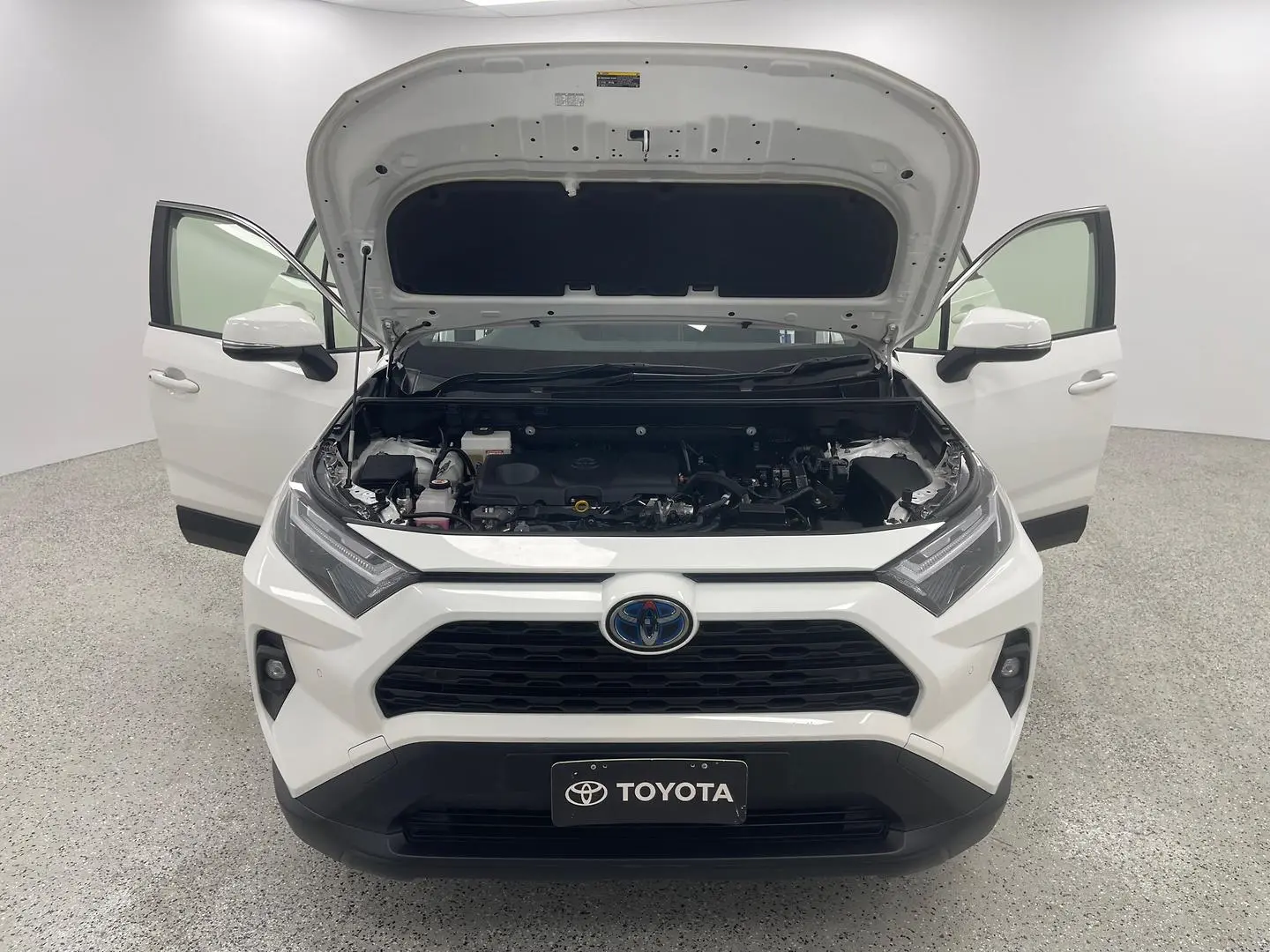 2024 Toyota RAV4 Gallery Image 13