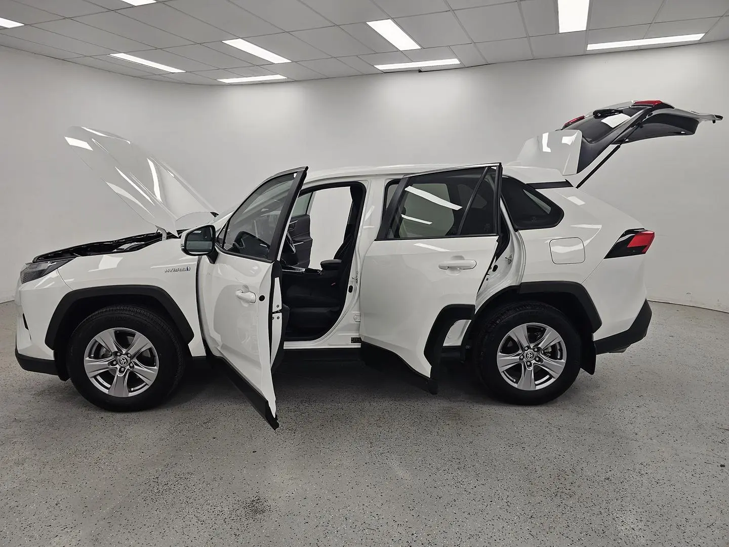 2022 Toyota RAV4 Gallery Image 10