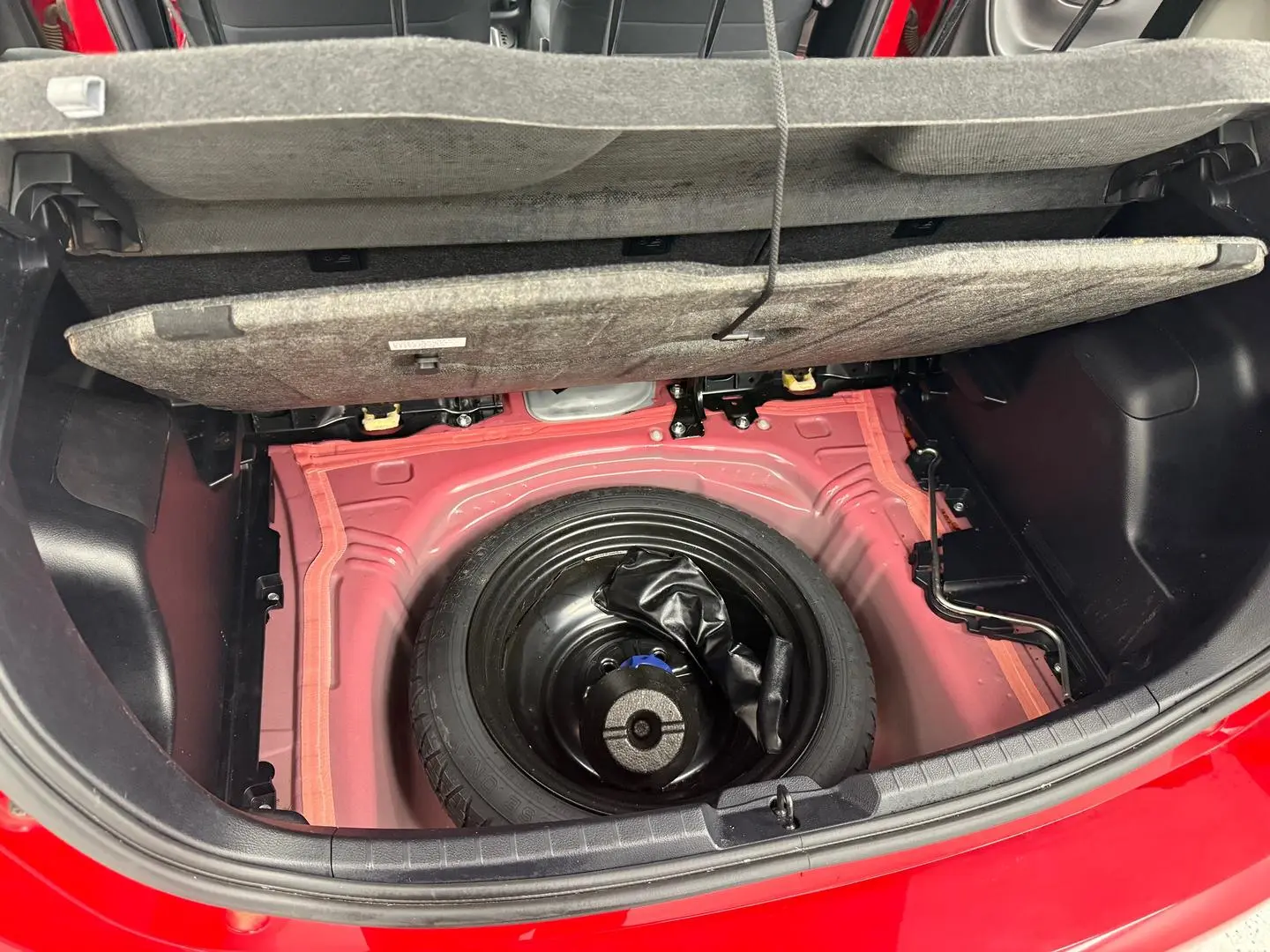 2017 Toyota Yaris Gallery Image 15