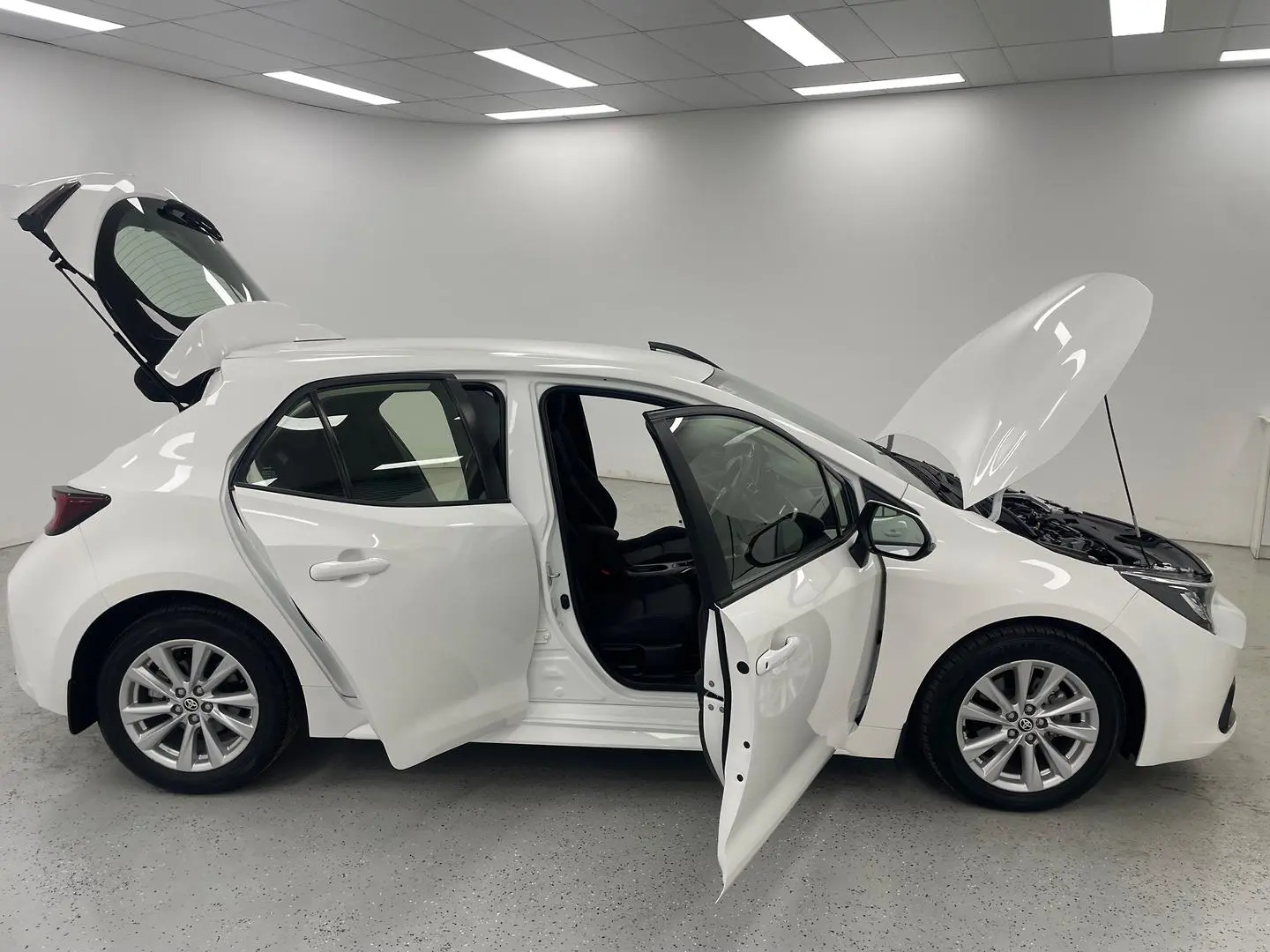 2023 Toyota Corolla Gallery Image 8