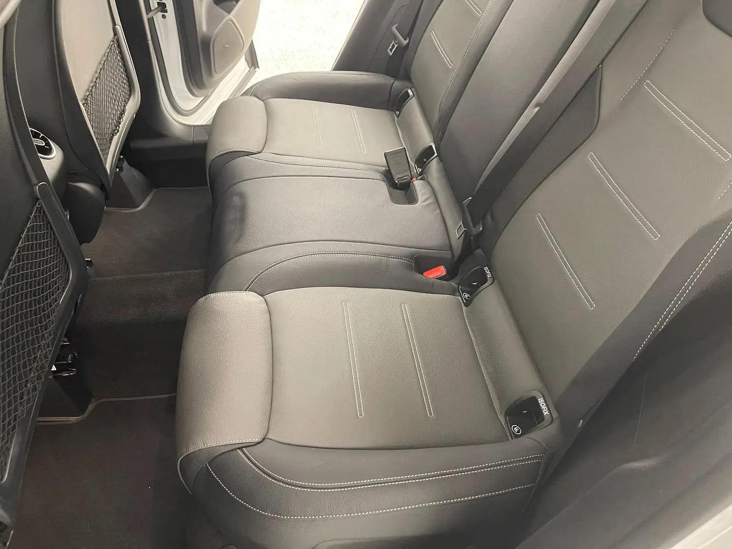 2020 Mercedes-Benz GLA-Class Gallery Image 17