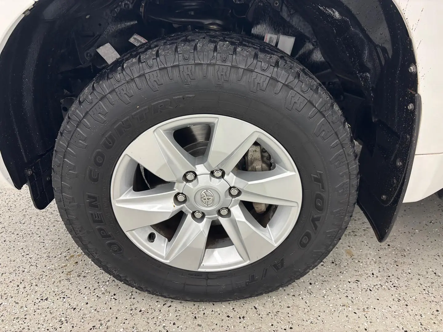 2018 Toyota Landcruiser Prado Gallery Image 16