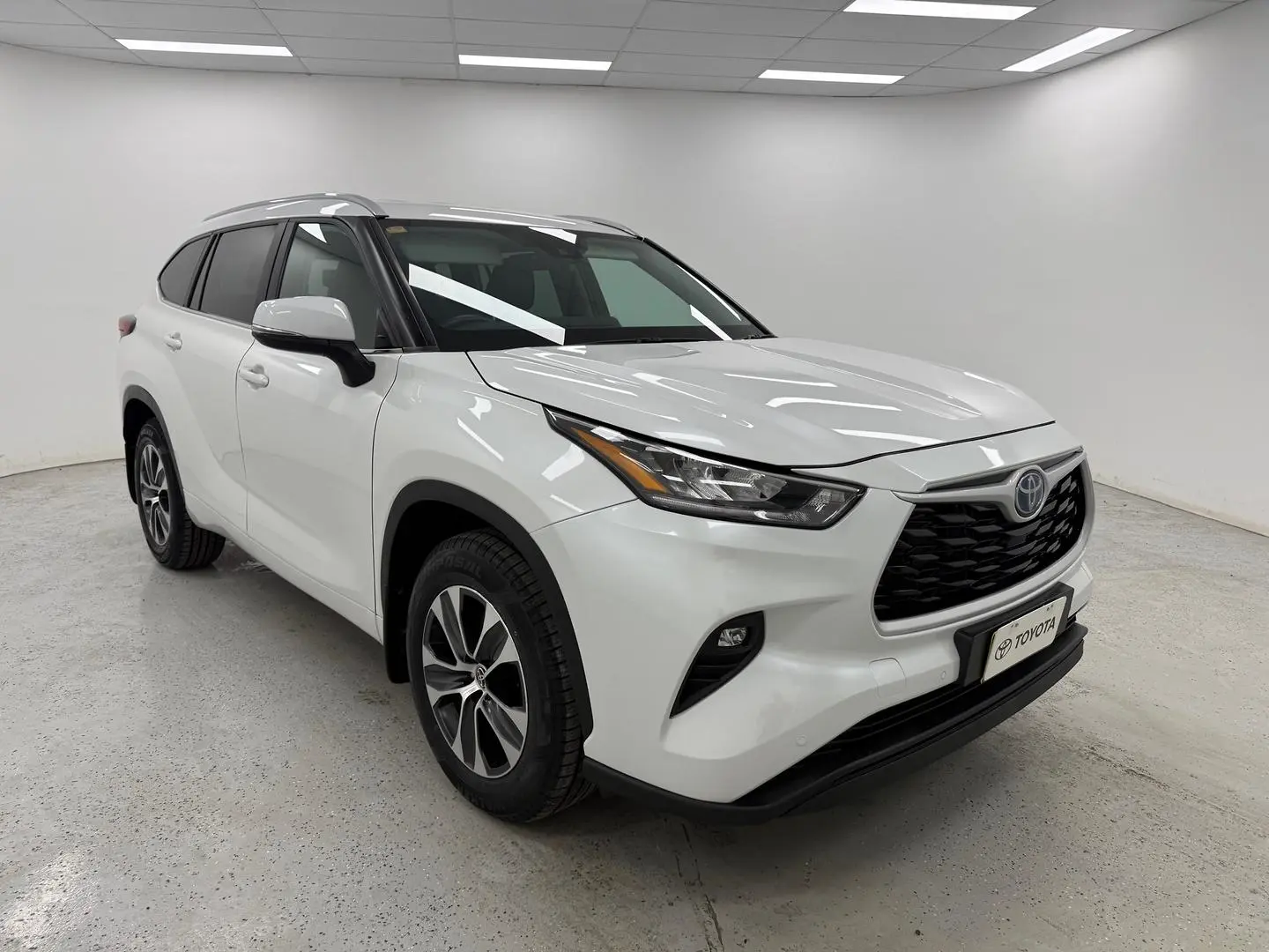 2023 Toyota Kluger Gallery Image 1