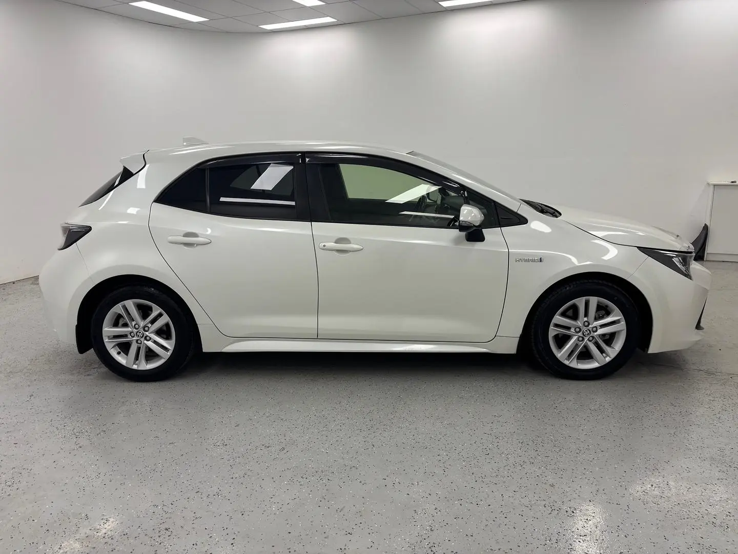 2019 Toyota Corolla Gallery Image 2