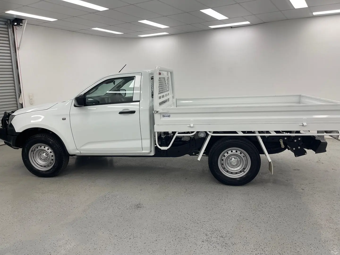 2024 Isuzu D-MAX Gallery Image 5