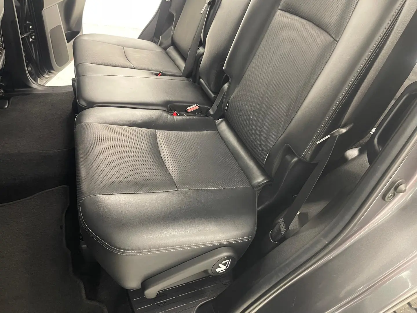 2022 Toyota Landcruiser Prado Gallery Image 17