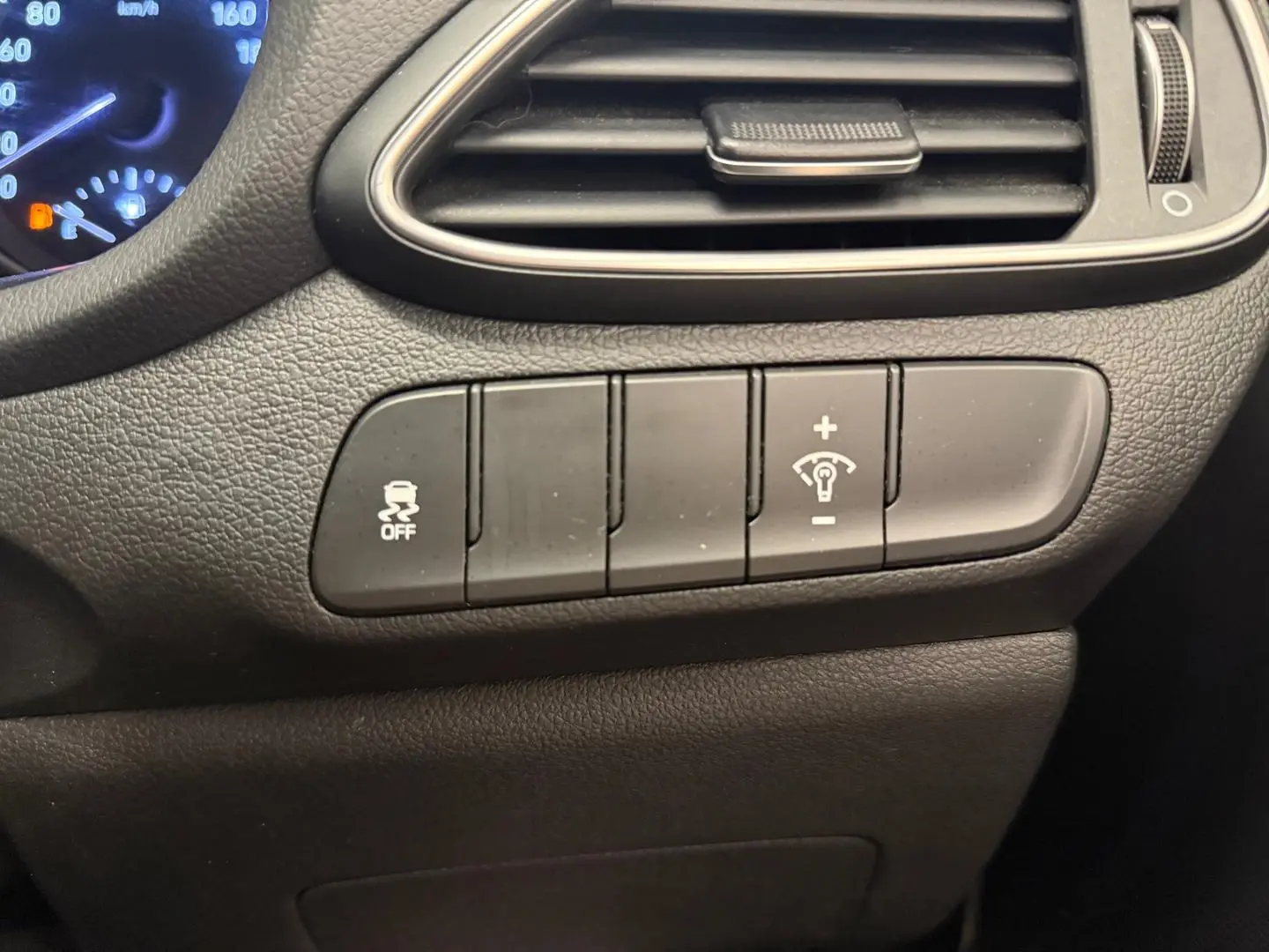2018 Hyundai i30 Gallery Image 28