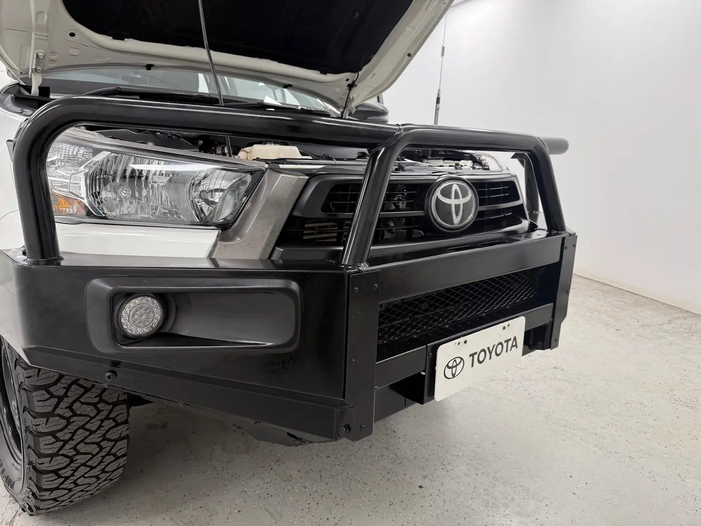 2020 Toyota Hilux Gallery Image 25