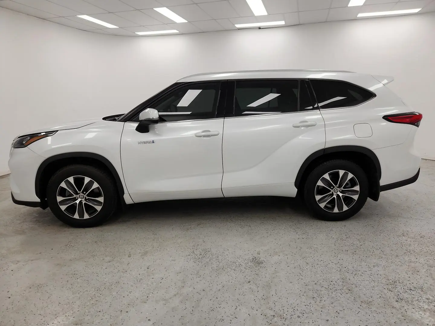 2022 Toyota Kluger Gallery Image 6