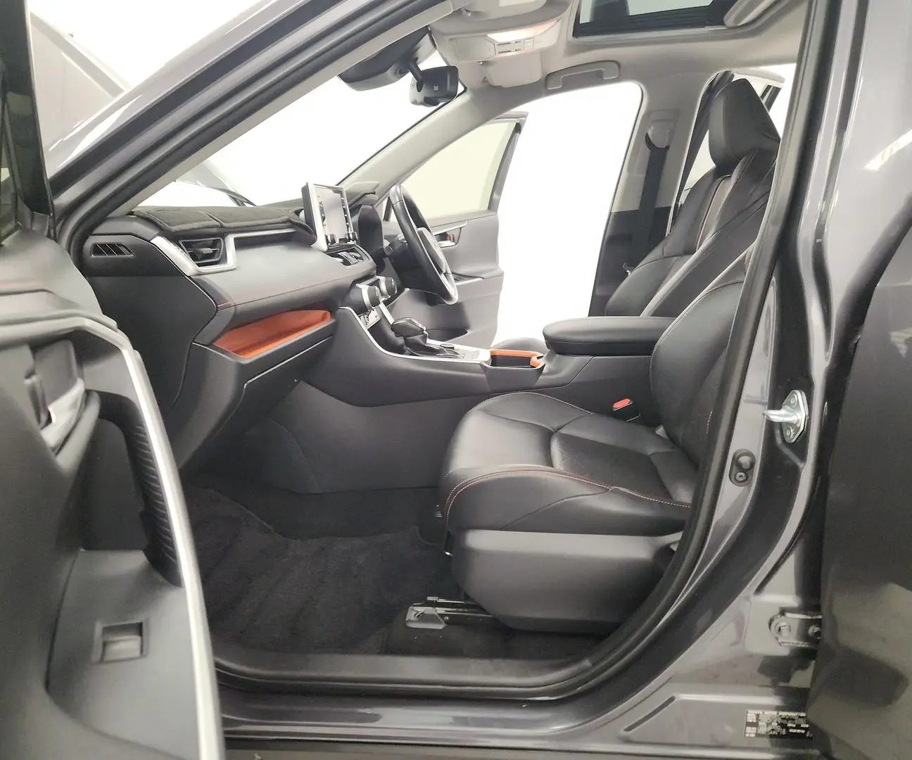 2019 Toyota RAV4 Gallery Image 17