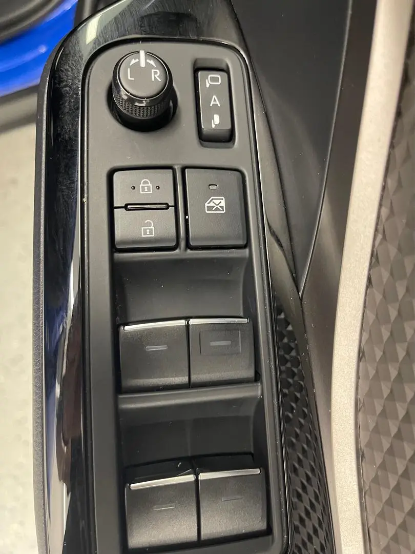 2021 Toyota C-HR Gallery Image 21