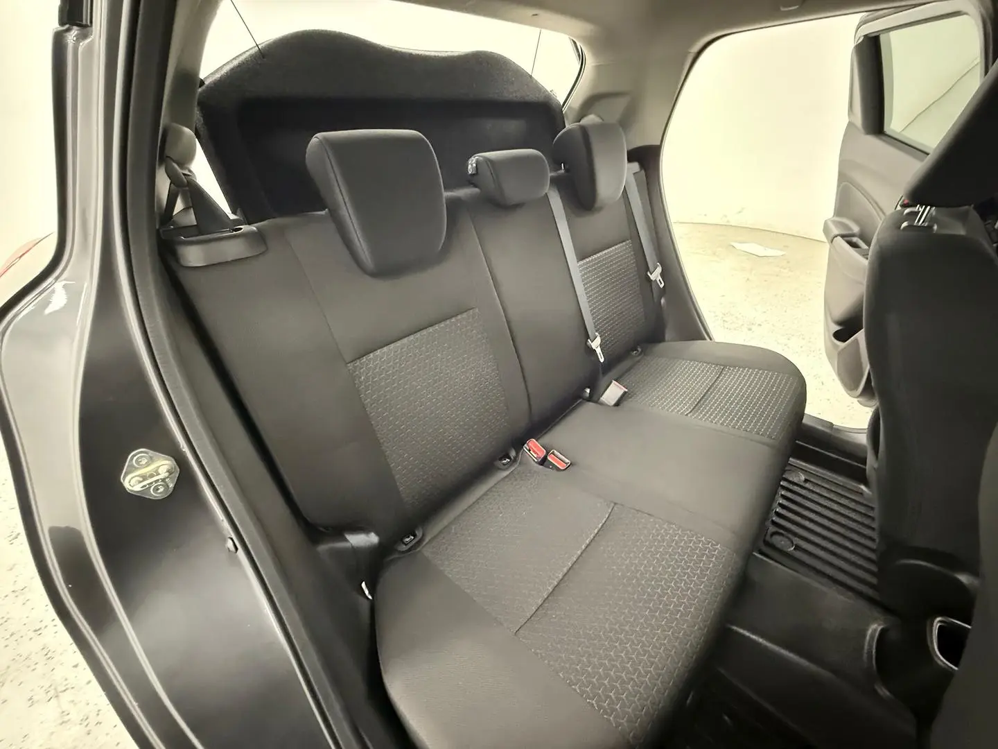 2023 Suzuki Swift Gallery Image 17