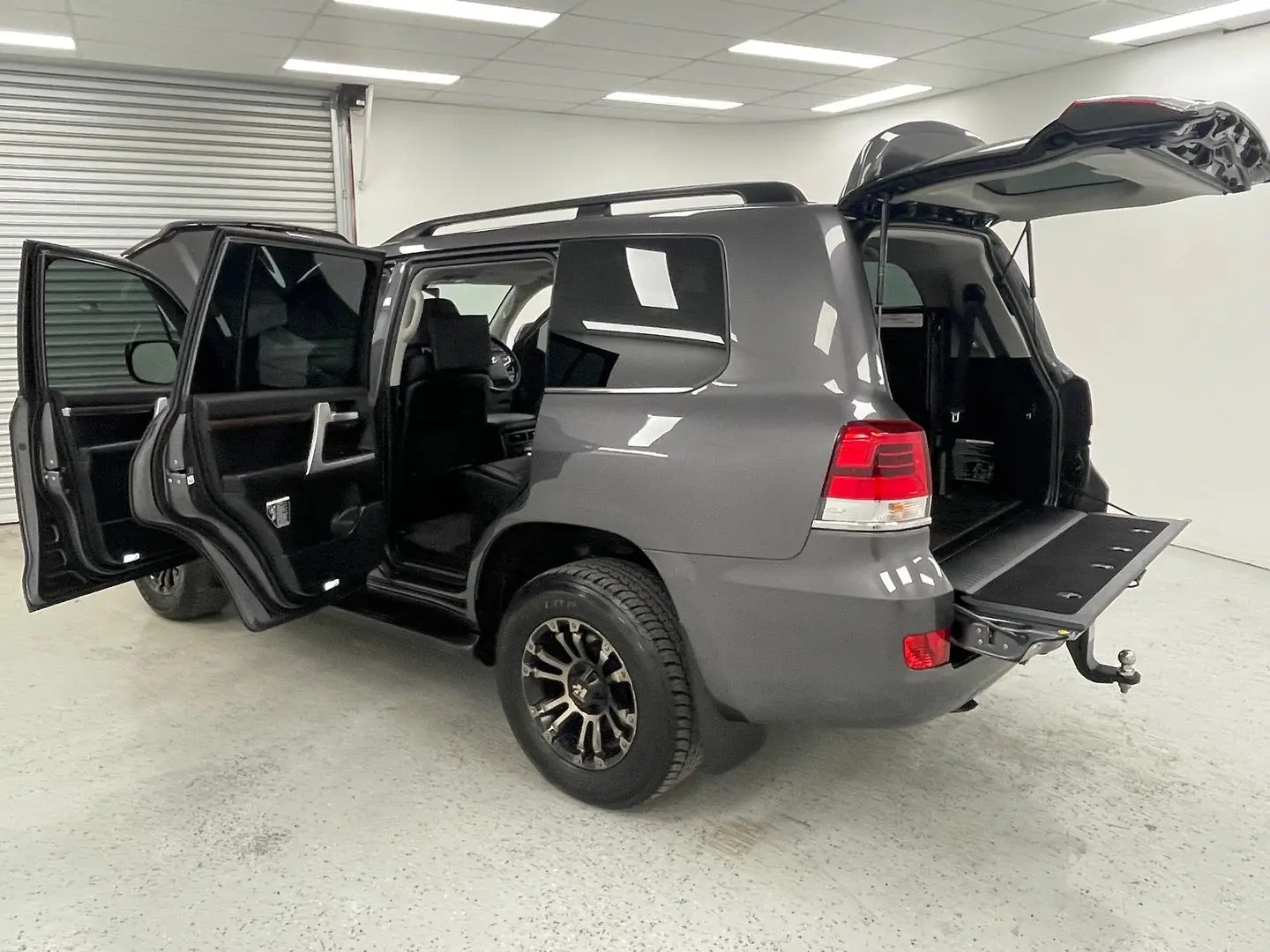 2020 Toyota Landcruiser Gallery Image 12