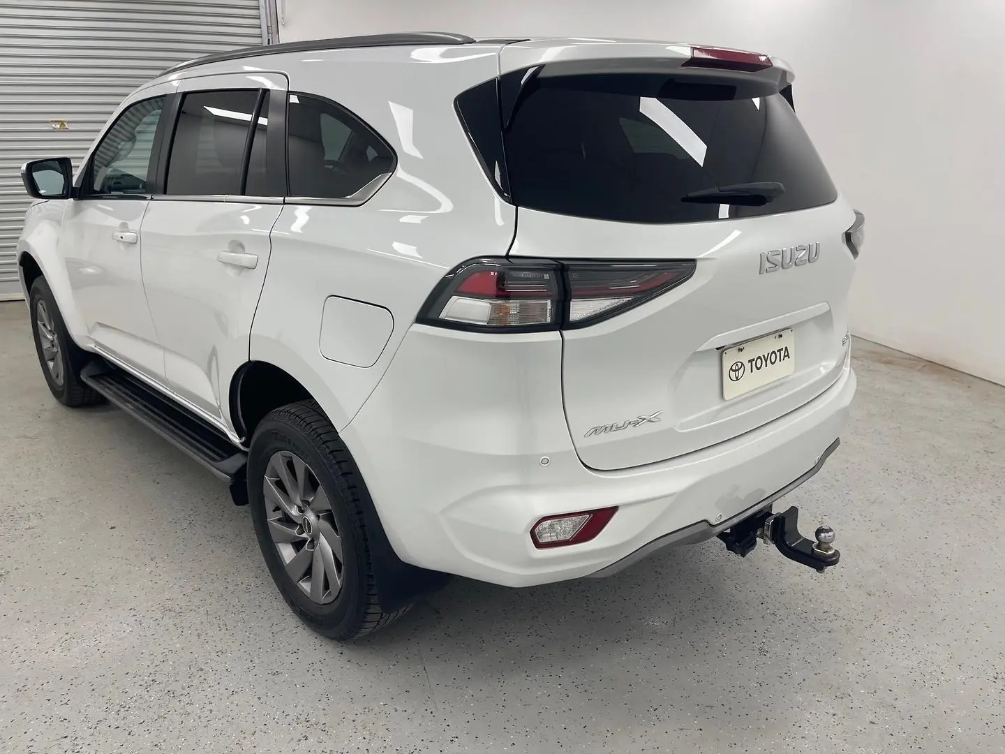 2021 Isuzu MU-X Gallery Image 5