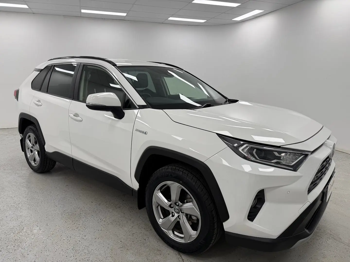 2020 Toyota RAV4 Gallery Image 1