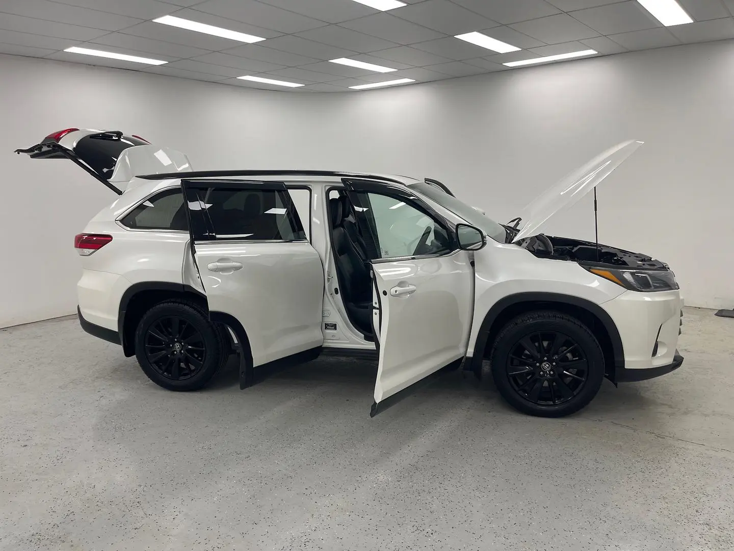 2019 Toyota Kluger Gallery Image 9