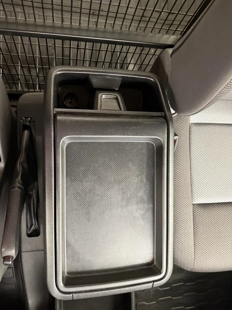 2022 Toyota Hiace Gallery Image 34