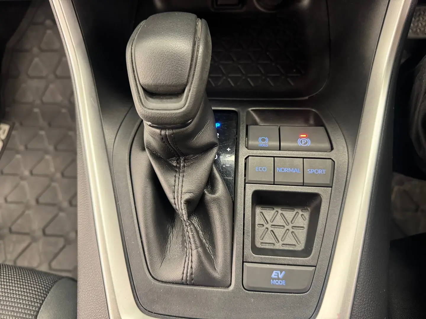 2019 Toyota RAV4 Gallery Image 23