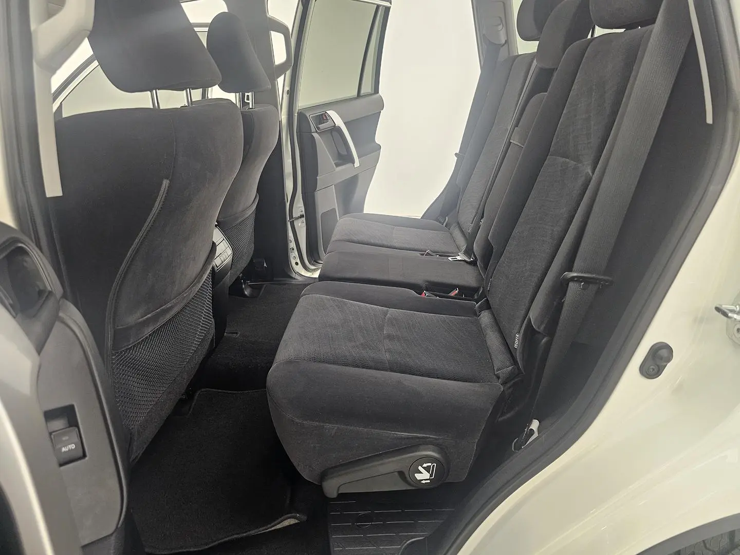 2021 Toyota Landcruiser Prado Gallery Image 15