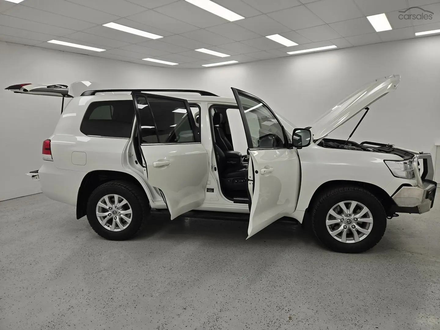 2016 Toyota Landcruiser Image 9