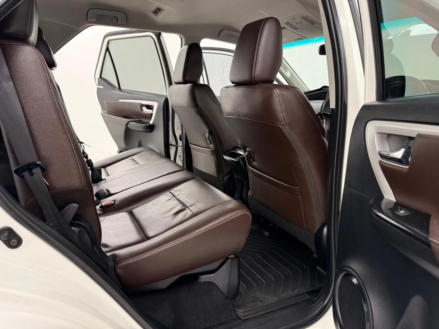 2019 Toyota Fortuner Gallery Image 15