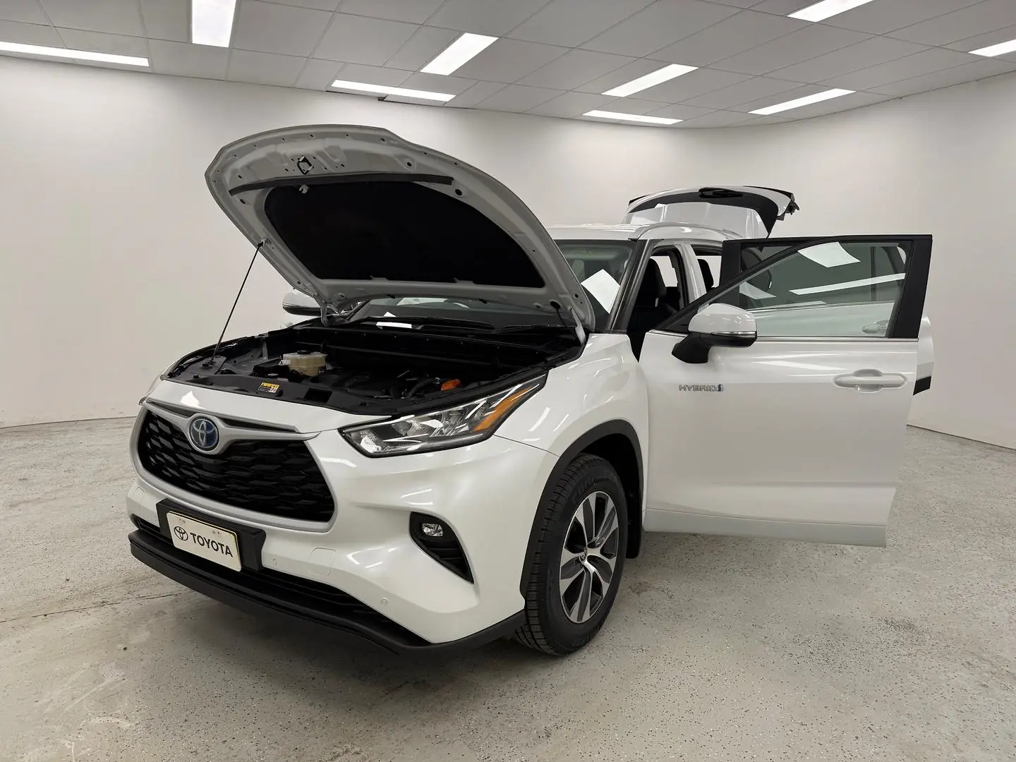 2023 Toyota Kluger Gallery Image 8