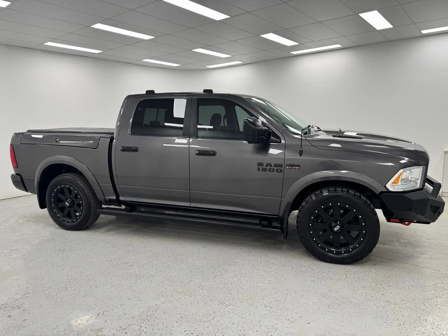 2019 RAM 1500 Gallery Image 2
