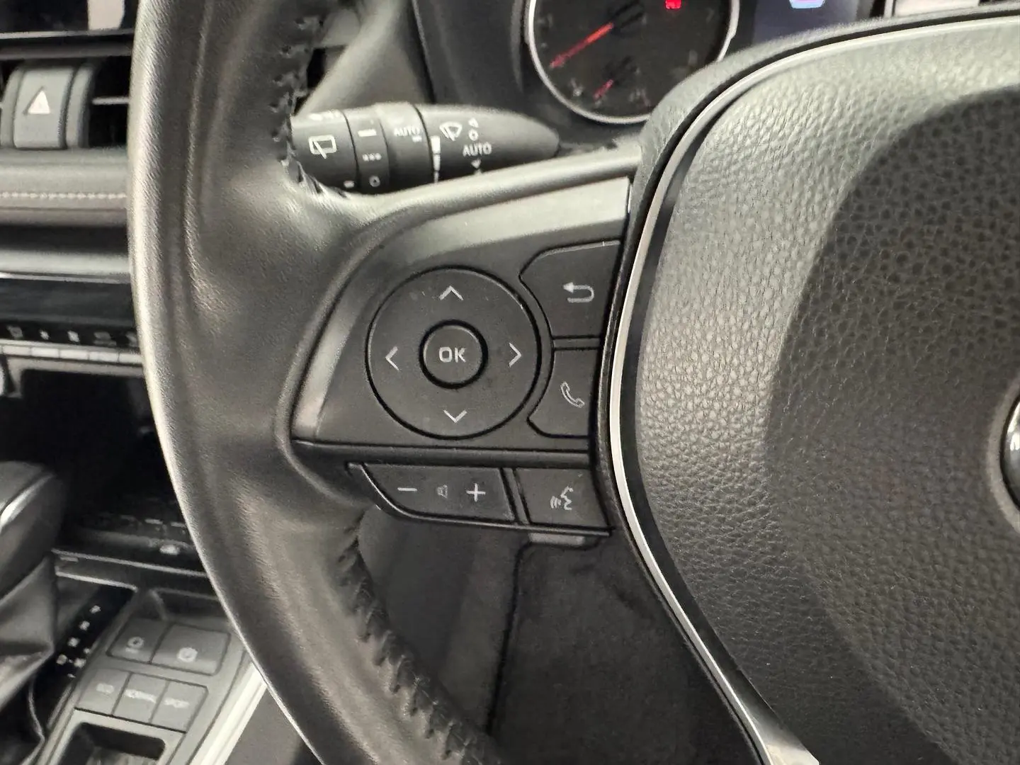 2022 Toyota RAV4 Gallery Image 17