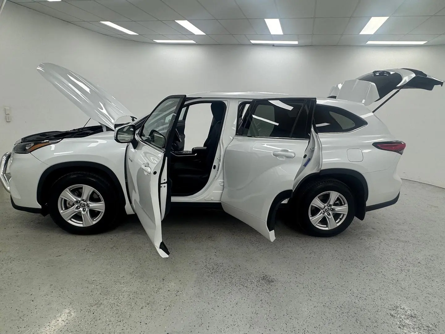 2021 Toyota Kluger Gallery Image 11