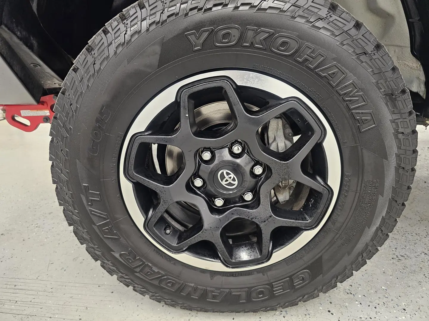 2019 Toyota Hilux Gallery Image 9