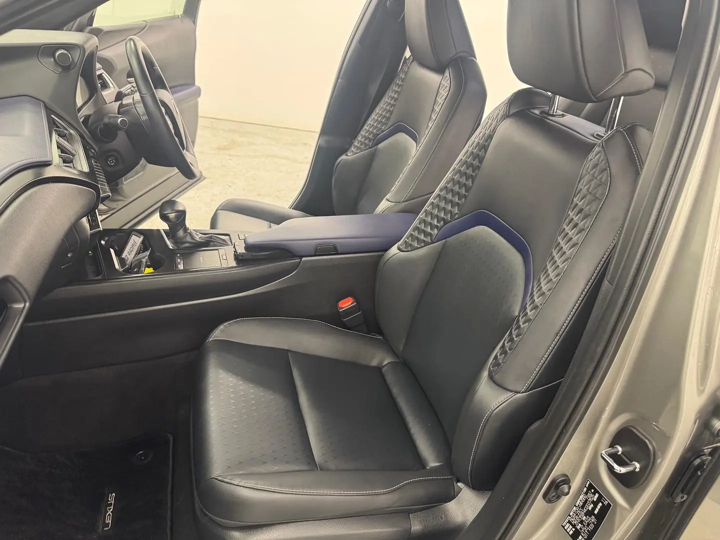 2021 Lexus UX Gallery Image 31