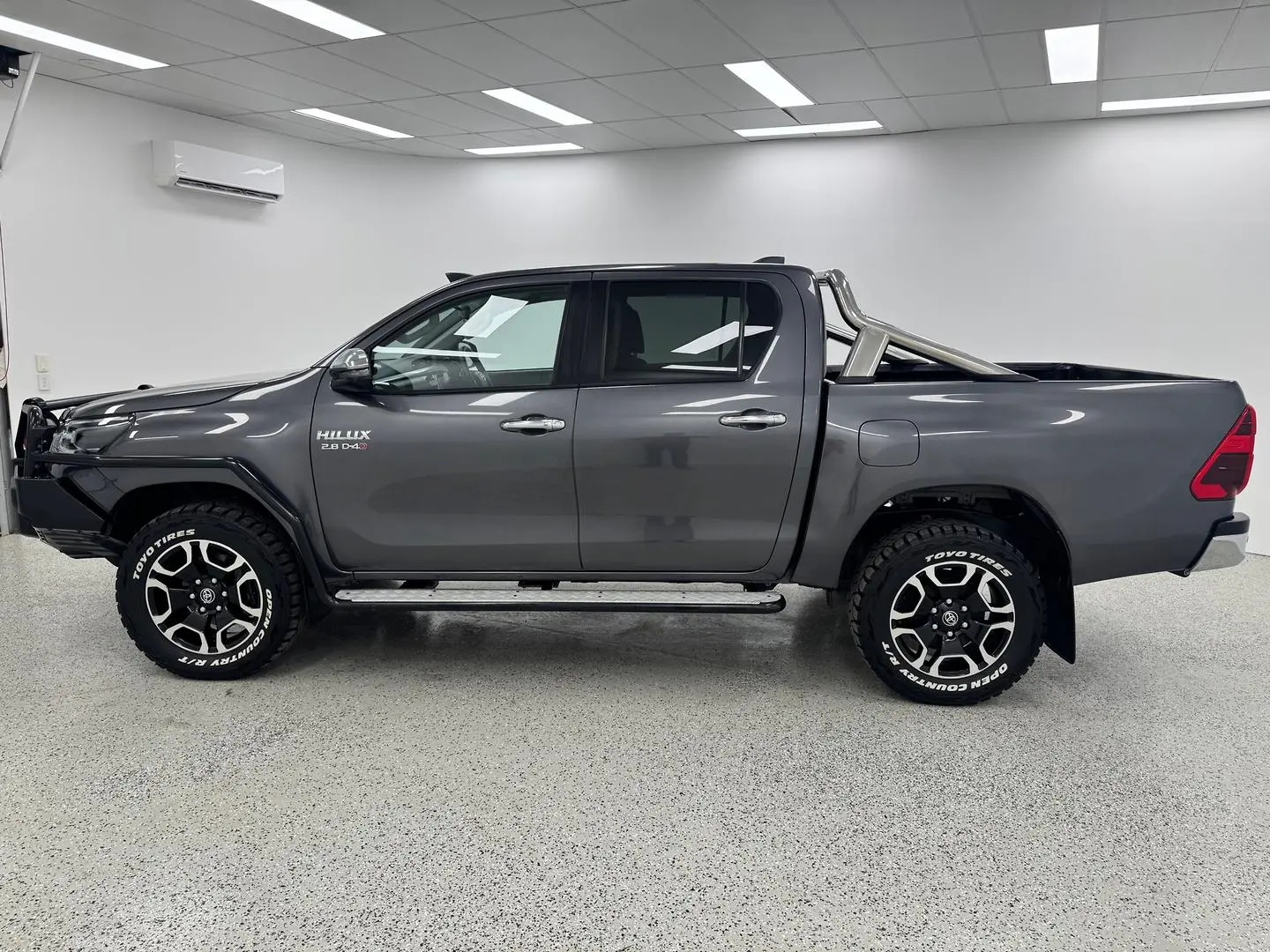 2022 Toyota Hilux Gallery Image 5