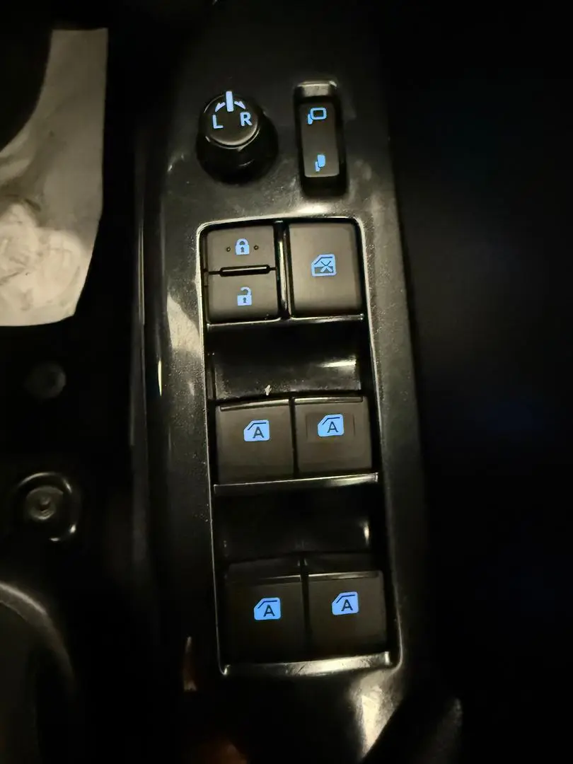 2023 Toyota Hilux Gallery Image 29