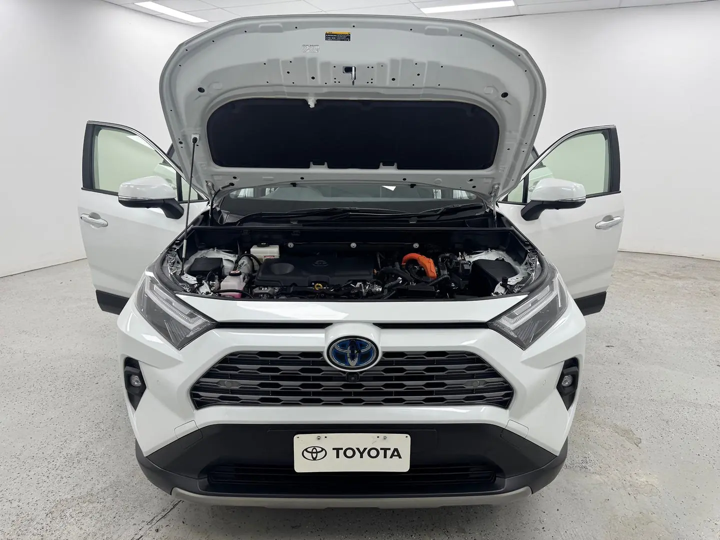 2023 Toyota RAV4 Gallery Image 13