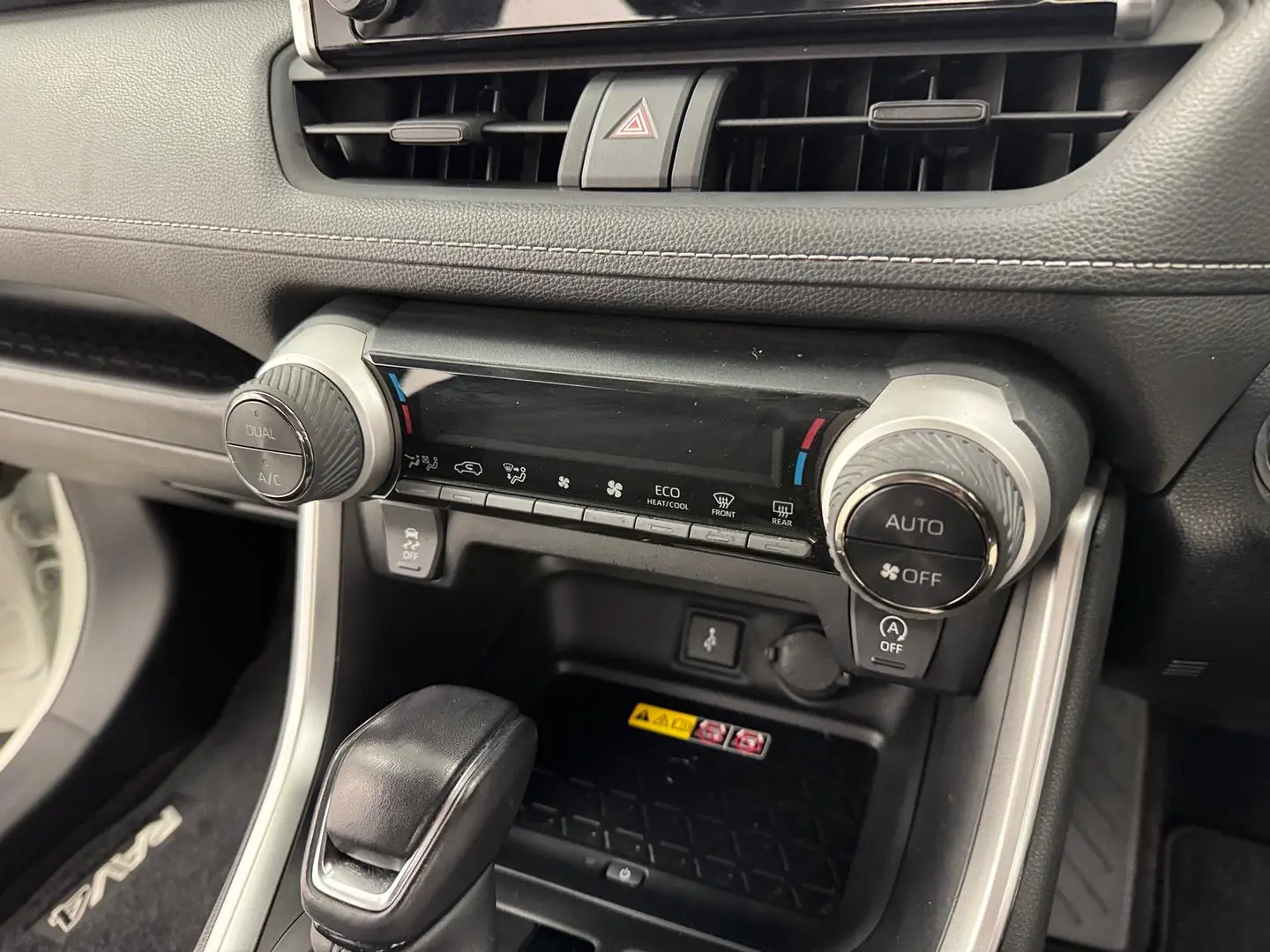 2022 Toyota RAV4 Gallery Image 21