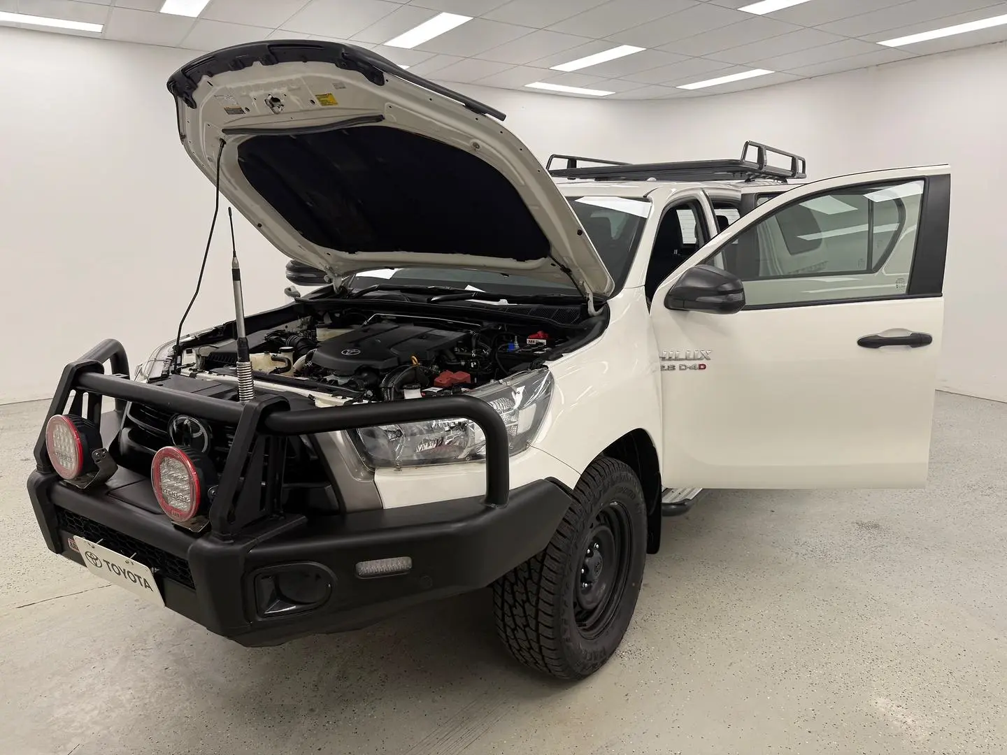 2022 Toyota Hilux Gallery Image 8