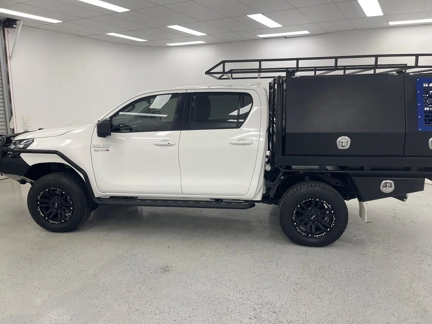 2025 Toyota Hilux Gallery Image 6