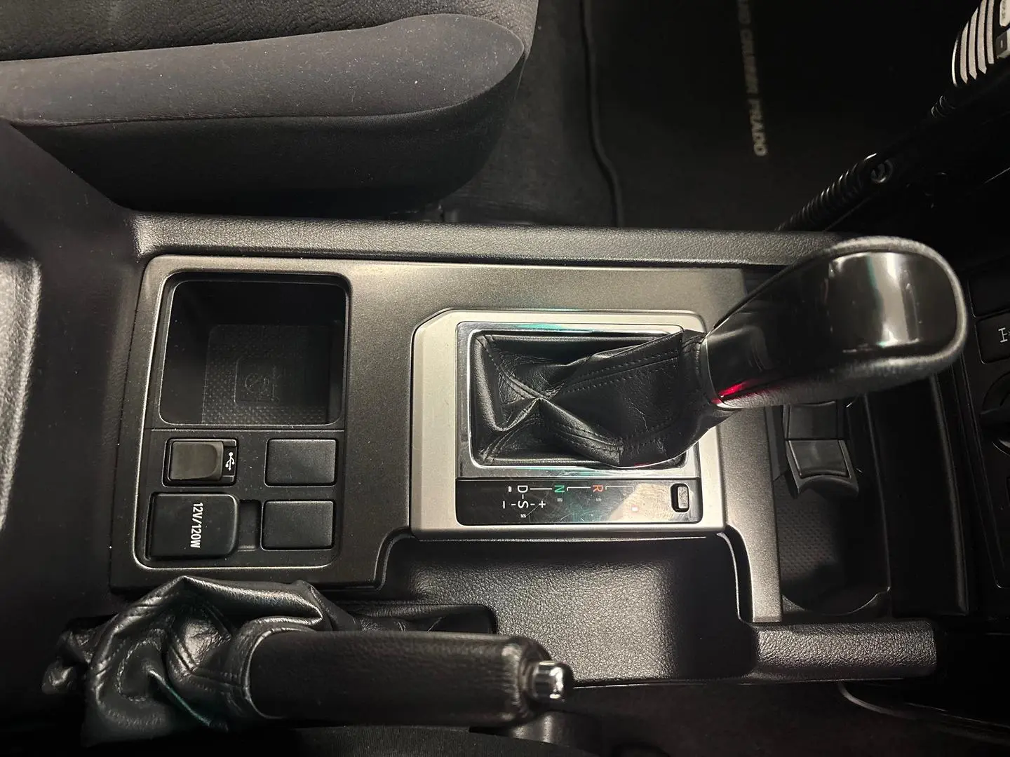 2015 Toyota Landcruiser Prado Gallery Image 32