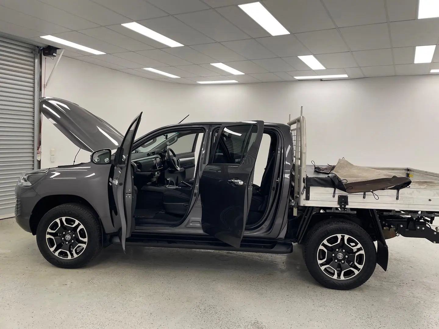 2020 Toyota Hilux Gallery Image 13