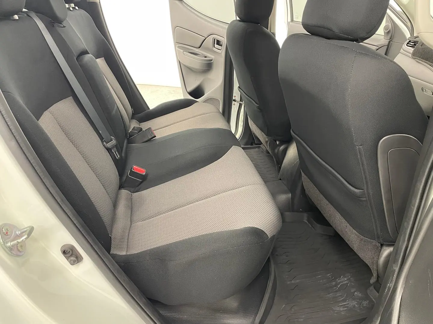 2022 Mitsubishi Triton Gallery Image 21