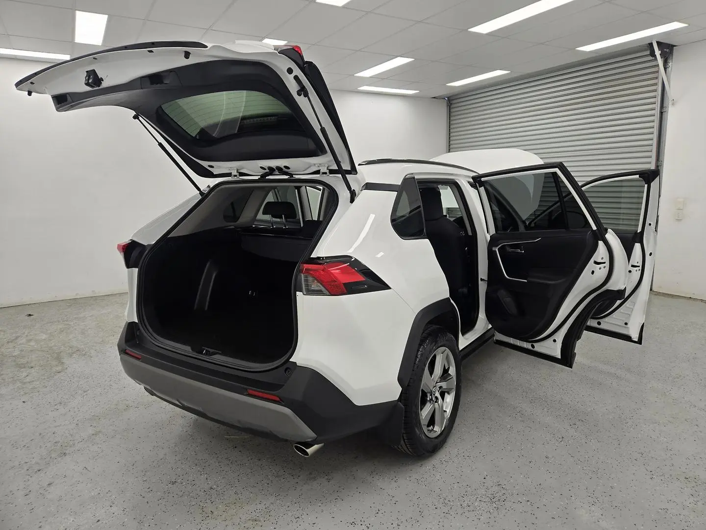 2021 Toyota RAV4 Gallery Image 10