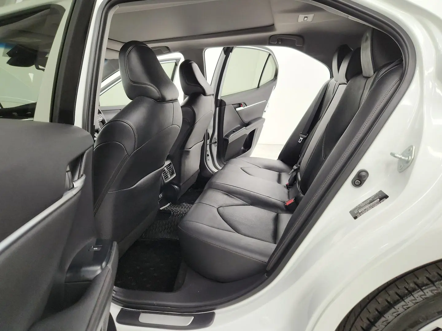 2020 Toyota Camry Gallery Image 19