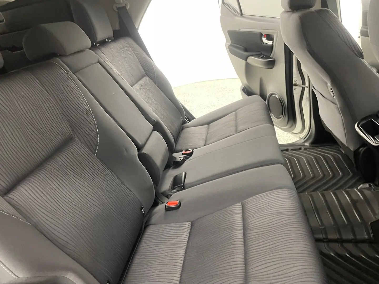 2020 Toyota Fortuner Gallery Image 18