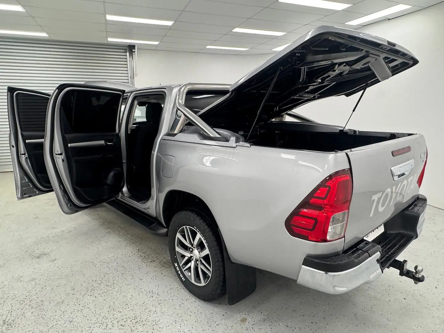 2020 Toyota Hilux Gallery Image 10