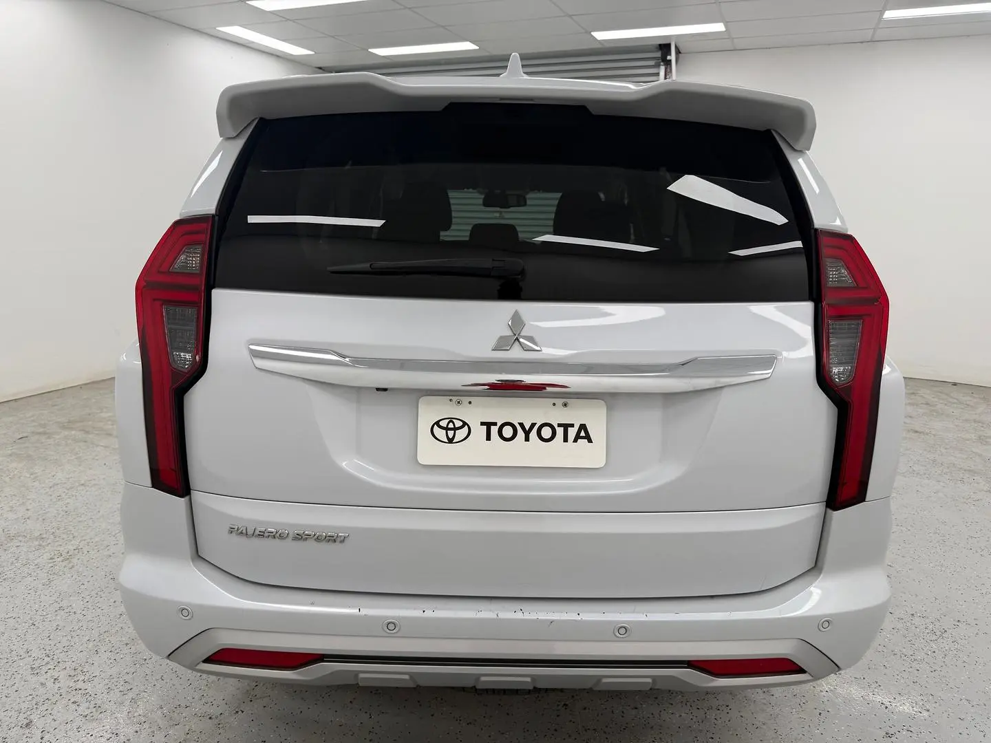 2023 Mitsubishi Pajero Sport Gallery Image 4