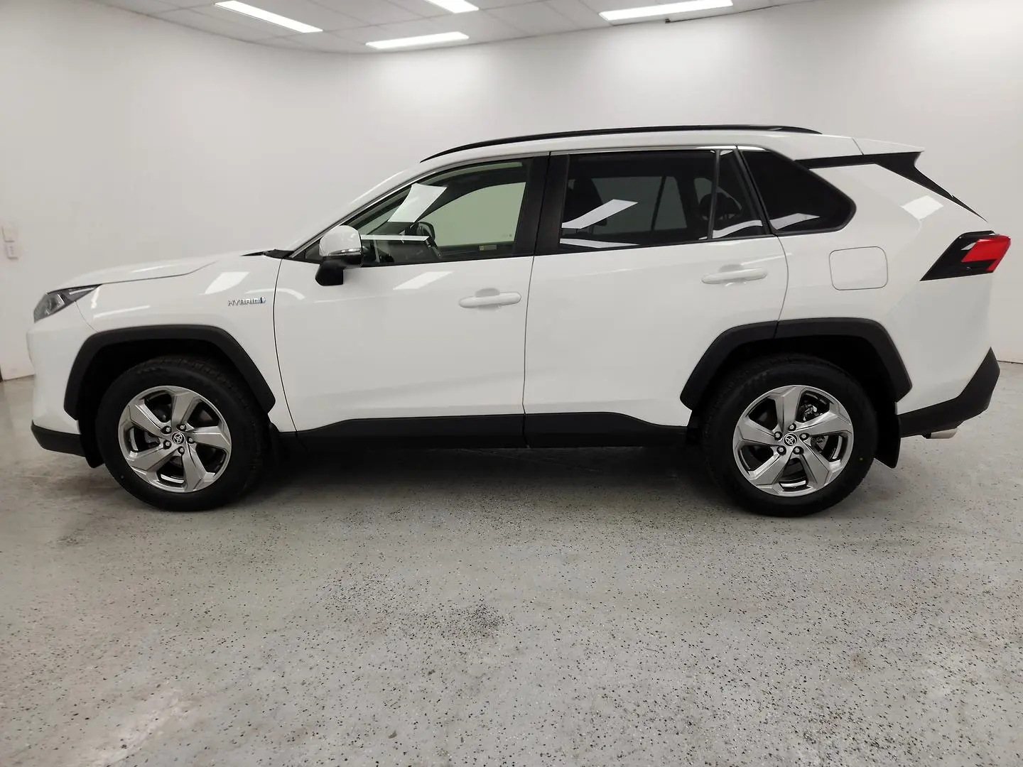 2020 Toyota RAV4 Gallery Image 6