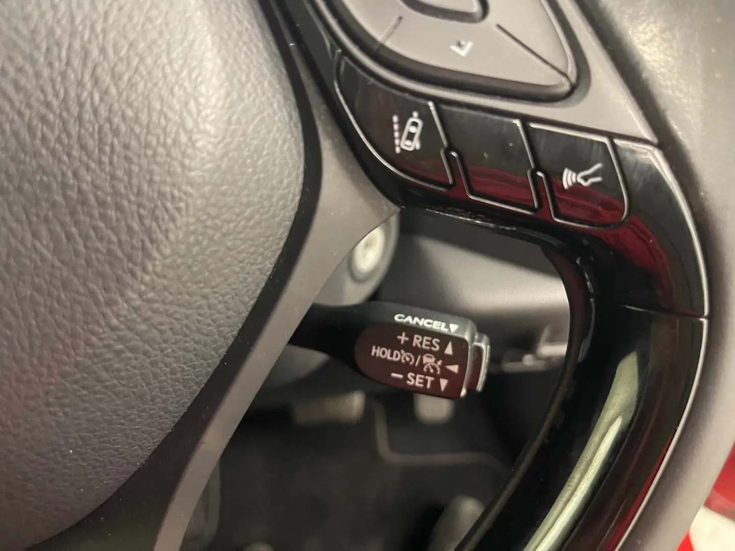 2020 Toyota C-HR Gallery Image 30