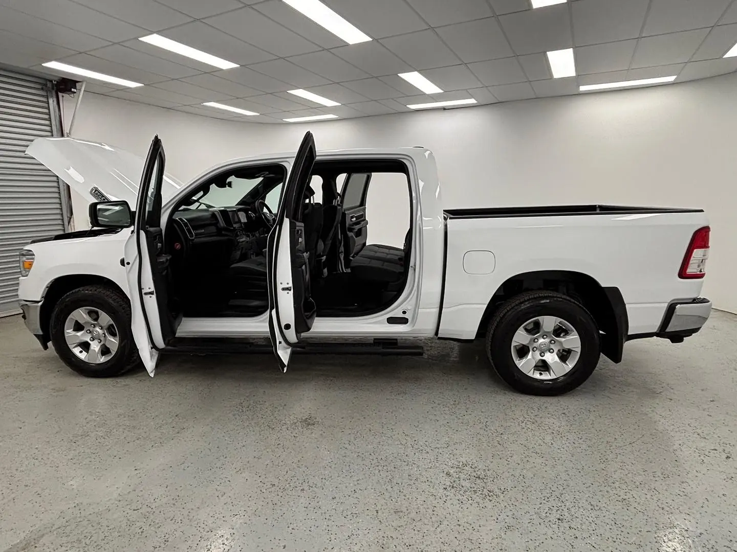 2023 RAM 1500 Gallery Image 13